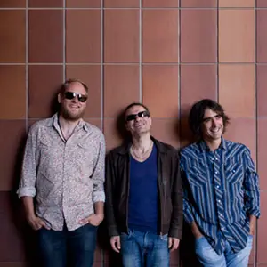 Cartel de Elkano Browning Cream en El Corral de las Cigüeñas